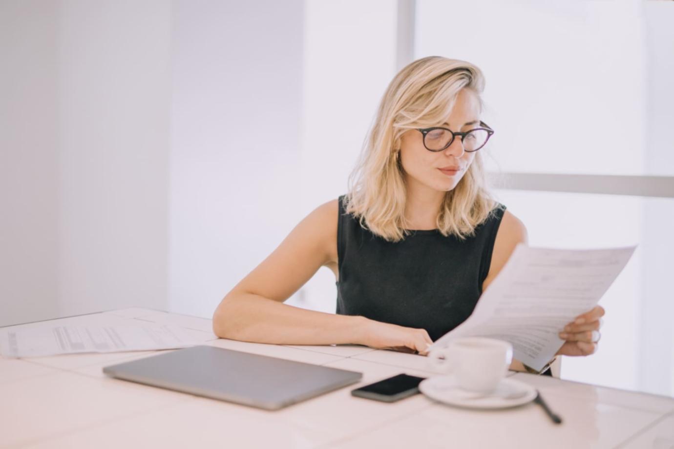 Infografía sobre psicología del presupuesto y gestión financiera personal